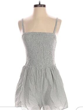 🔘Universal Thread Gray Striped Smocked Romper